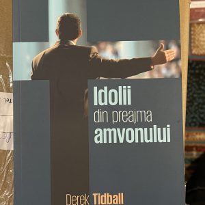 idolii din preajma amvonului