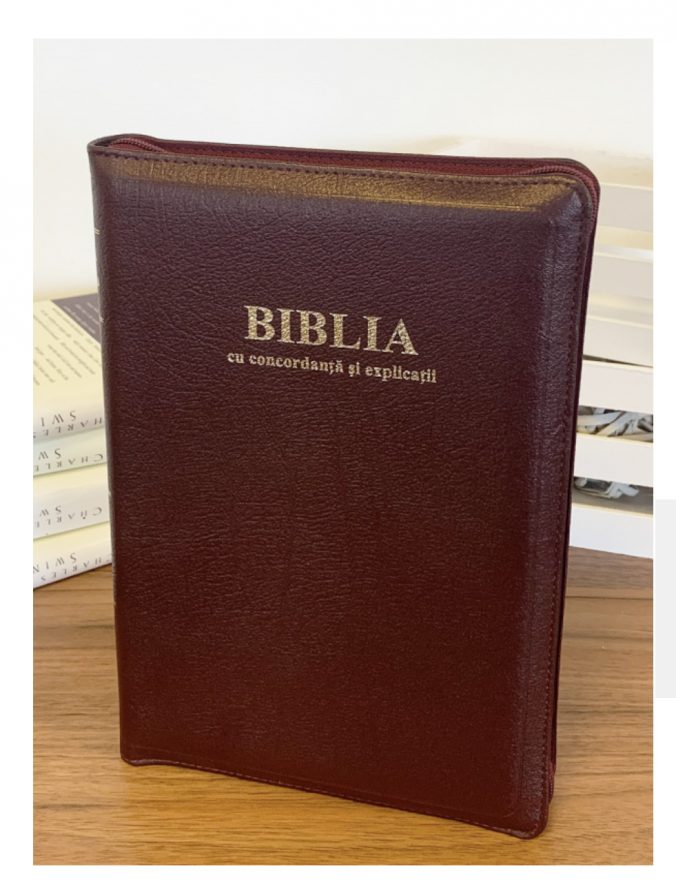 biblia cu explicatii si concordanta