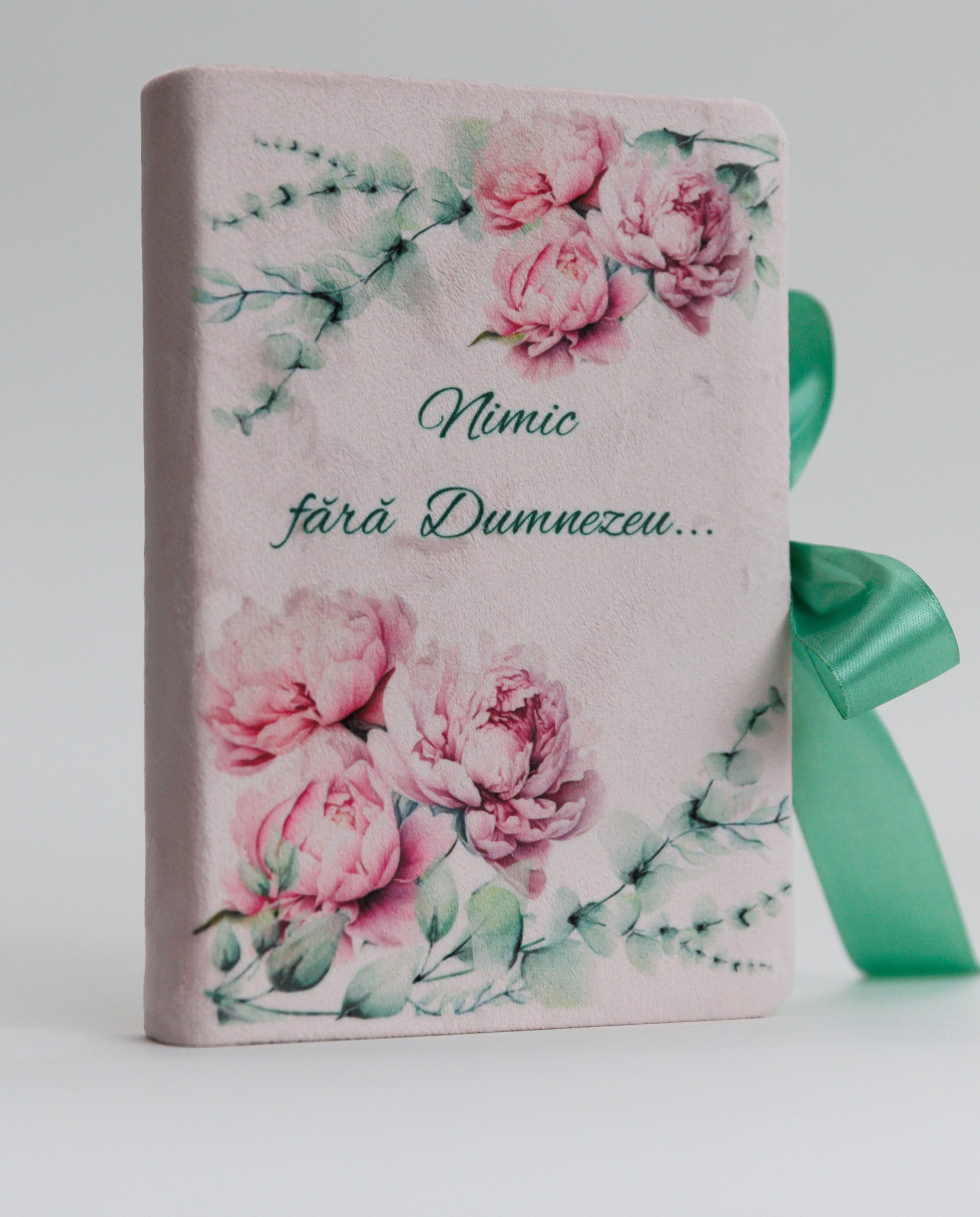 Biblia handmade, model 1, coperta de catifea, flexibila, marime medie, margini aurii, index, cuv. lui Isus cu rosu