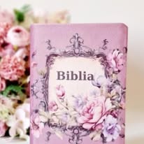 Biblia handmade, model 2, coperta de catifea, flexibila, marime medie, margini aurii, index, cuv. lui Isus cu rosu