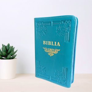 Biblia din piele, handmade, marime medie, culoare albastră, margini aurii cu index,cu fermoar, cuv. lui Isus cu rosu
